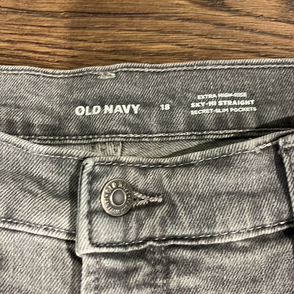 OldNavy sky-hi straight extra high rise size 18 button fly - Picture 2 of 8